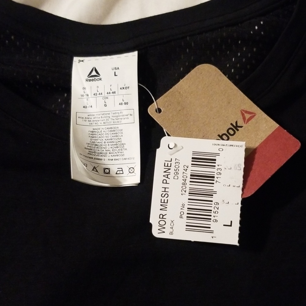 NWT - Reebok Tee shirt - Picture 2 of 4
